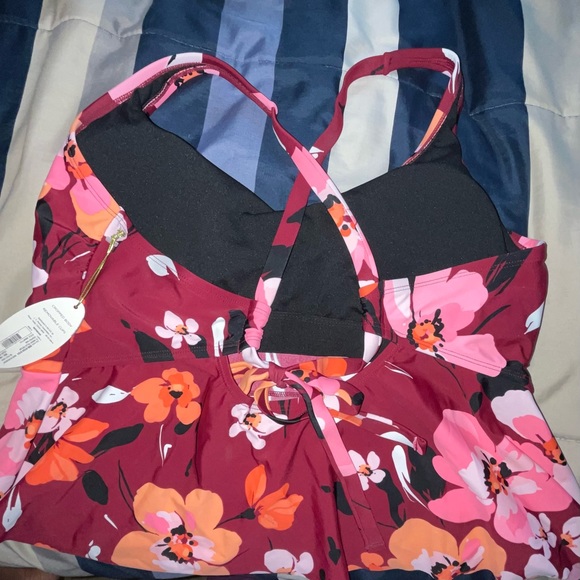 Mynah NWT Peplum Floral Swim Top - Size 16W - Picture 2 of 8